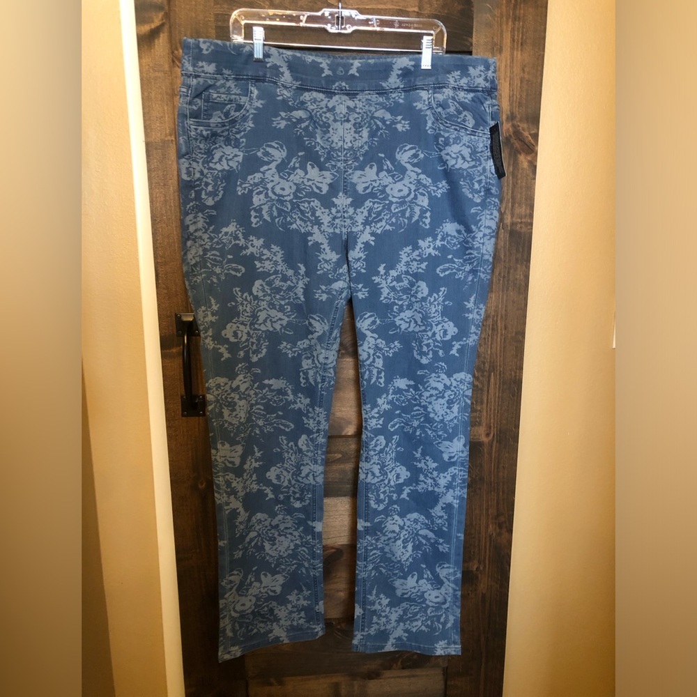 Premium printed stretch denim jeans by Denim and Co.